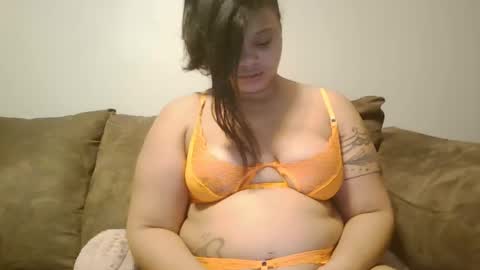 Snapshot of beautyloves chatting on 02.27.25 Beauty online show from 02.27.25