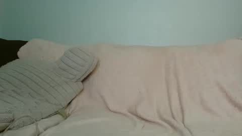 Snapshot of beautyloves chatting on 09.21.25 Beauty online show from 09.21.25