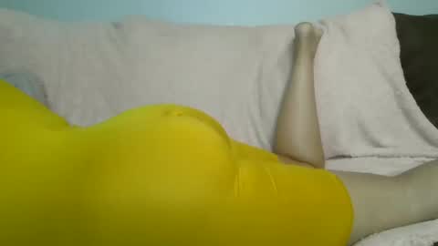 Snapshot of beautyloves chatting on 09.21.25 Beauty online show from 09.21.25