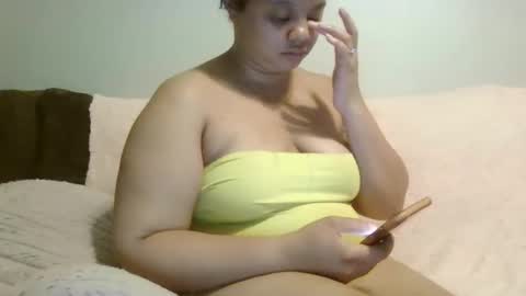 Snapshot of beautyloves chatting on 09.25.25 Beauty online show from 09.25.25