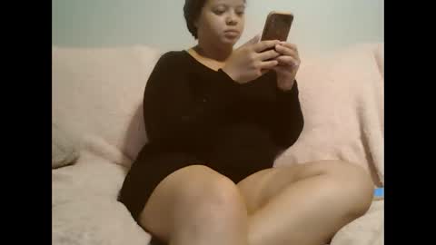 Snapshot of beautyloves chatting on 10.13.25 Beauty online show from 10.13.25