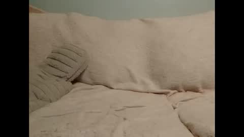 Snapshot of beautyloves chatting on 10.22.25 Beauty online show from 10.22.25