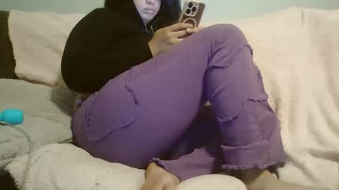 Snapshot of beautyloves chatting on 10.22.25 Beauty online show from 10.22.25