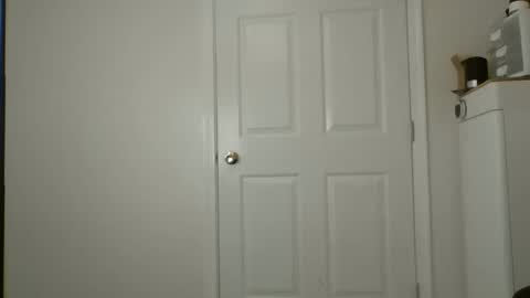 Snapshot of beautyloves chatting on 10.24.25 Beauty online show from 10.24.25