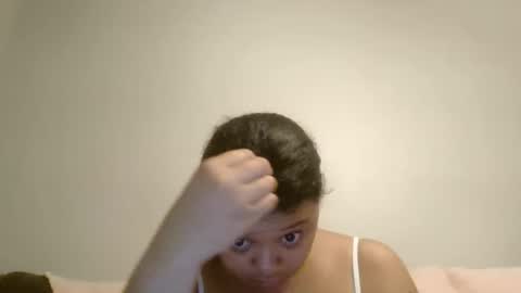 Snapshot of beautyloves chatting on 11.04.25 Beauty online show from 11.04.25