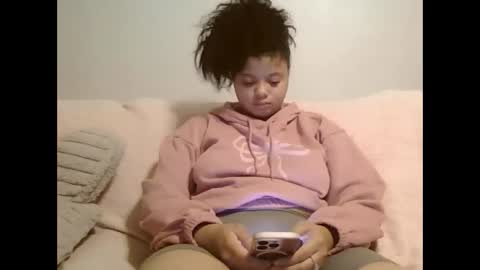 Snapshot of beautyloves chatting on 11.09.25 Beauty online show from 11.09.25