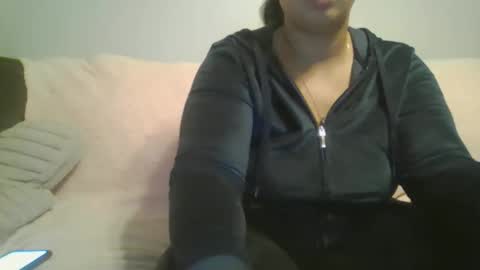 Snapshot of beautyloves chatting on 11.14.25 Beauty online show from 11.14.25