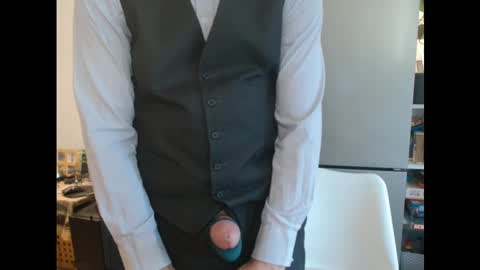 Snapshot of beautysbrit chatting on 02.27.25 BeautysBrit online show from 02.27.25