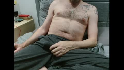 Snapshot of beautysbrit chatting on 04.03.26 BeautysBrit online show from 04.03.26