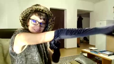 Raluca online show from 12.14.24