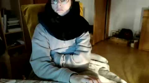 Snapshot of bebacksooon chatting on 12.20.25 Raluca online show from 12.20.25