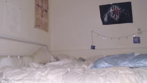 bebe  dust online show from 02.12.25