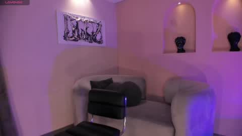 Am Becca online show from 11.18.25