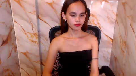 Snapshot of beccamiller22 chatting on 05.15.26 becca online show from 05.15.26