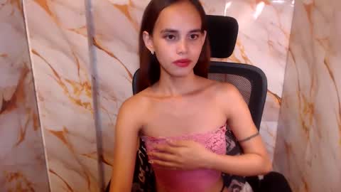 Snapshot of beccamiller22 chatting on 05.15.26 becca online show from 05.15.26