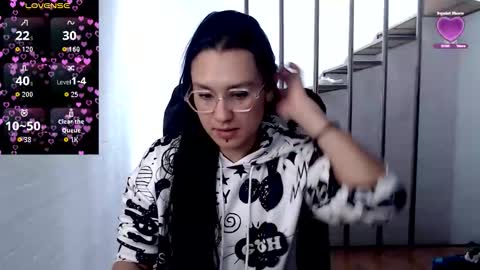 Snapshot of beckdymon chatting on 10.01.25 Daniela online show from 10.01.25