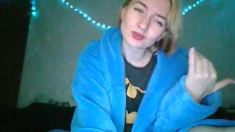 Snapshot of beckixjewelqw chatting on 04.27.26 BeckiXJewelqw online show from 04.27.26