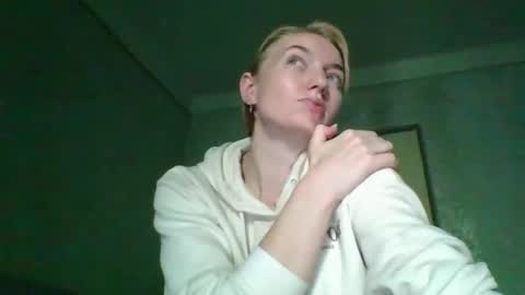 Snapshot of beckixjewelqw chatting on 05.14.26 BeckiXJewelqw online show from 05.14.26