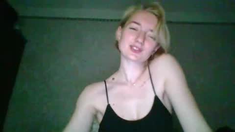 Snapshot of beckixjewelqw chatting on 05.21.26 BeckiXJewelqw online show from 05.21.26