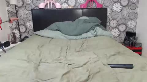 Snapshot of becky_cee chatting on 11.09.25 Becky online show from 11.09.25