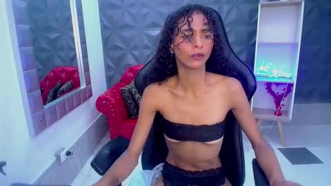 becky_lynch_102 online show from 01.08.26