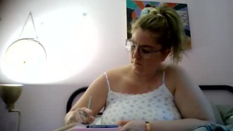 Snapshot of bedbandits chatting on 09.29.25 Bedbandits69 online show from 09.29.25