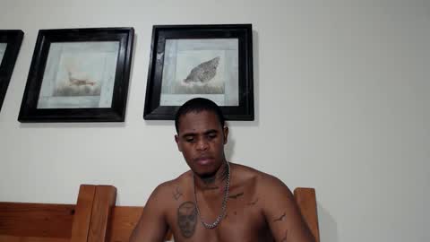 Snapshot of bedroom_gangster chatting on 10.07.25 Frank online show from 10.07.25