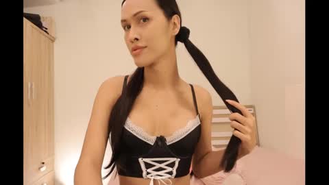 Snapshot of bee_thai chatting on 12.06.24 bee_thai online show from 12.06.24