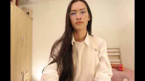 Snapshot of bee_thai chatting on 11.07.25 bee_thai online show from 11.07.25