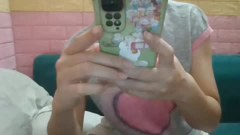 Snapshot of beebaby_xx chatting on 10.11.25 beebaby_xx online show from 10.11.25