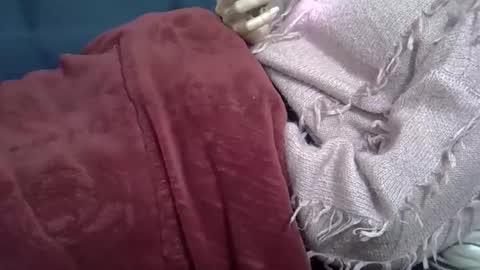 Snapshot of beebaby_xx chatting on 12.15.25 beebaby_xx online show from 12.15.25