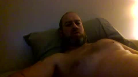 Snapshot of beekstar chatting on 10.04.25 beekstar online show from 10.04.25