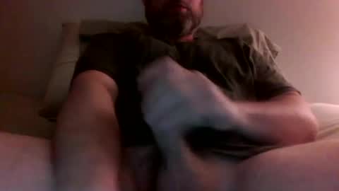 Snapshot of beekstar chatting on 10.12.25 beekstar online show from 10.12.25