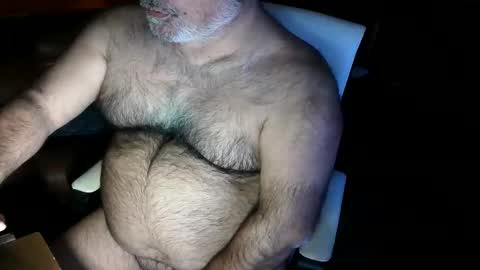 Snapshot of beers19 chatting on 11.17.25 beers19 online show from 11.17.25