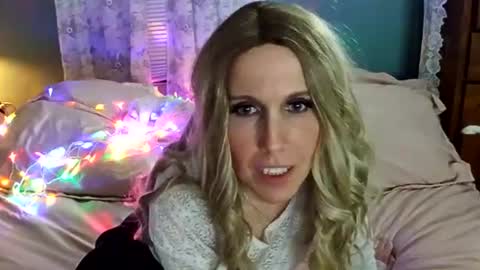 Snapshot of bekindbebrave chatting on 02.28.25 bekindbebrave online show from 02.28.25