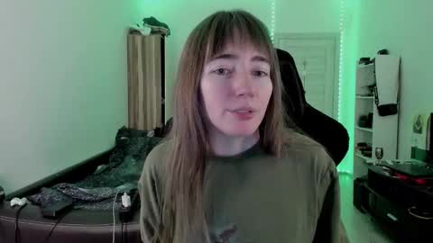 Snapshot of bekkawell chatting on 10.15.25 Lisa online show from 10.15.25
