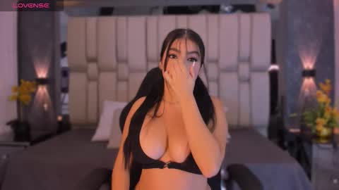 Snapshot of bela_cox chatting on 09.26.25 Bela  online show from 09.26.25