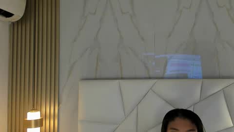 Snapshot of belacampbell chatting on 12.17.25 Bela online show from 12.17.25