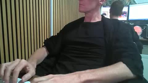 Snapshot of belami_france chatting on 12.21.25 SexFriendFrance online show from 12.21.25