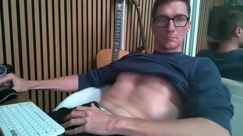 Snapshot of belami_france chatting on 01.07.26 SexFriendFrance online show from 01.07.26