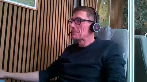 Snapshot of belami_france chatting on 02.25.26 SexFriendFrance online show from 02.25.26