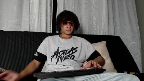 Snapshot of belamiramil chatting on 02.02.25 independent model online show from 02.02.25