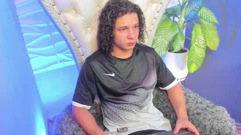 Snapshot of belamiramil chatting on 10.16.25 independent model online show from 10.16.25