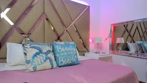 Snapshot of belhalawuo chatting on 11.24.25 Belha online show from 11.24.25