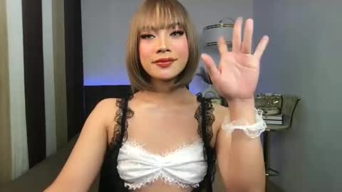 Snapshot of belinda_exploder chatting on 03.23.26 belinda online show from 03.23.26