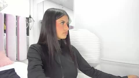 Bella online show from 12.10.24