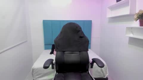 Bella online show from 09.22.25