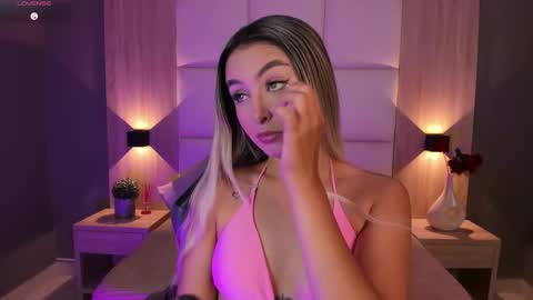 Bella cam online show from 10.04.25