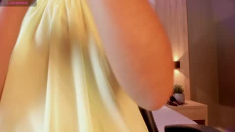 Bella cam online show from 04.25.26