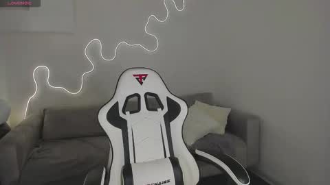 Hi I am Bella online show from 03.13.26